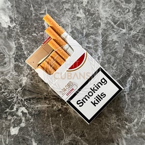 Lucky Strike Original Red (Slow-Cured)
